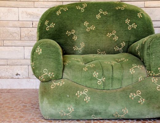 Hire an Upholstery Cleaning Service